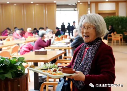 人口老龄化加剧，老年餐饮市场发展成机遇(图2)