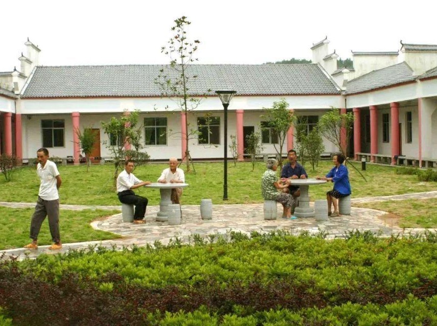 建设农村豪门国际
养老的三大注意事项(图1)