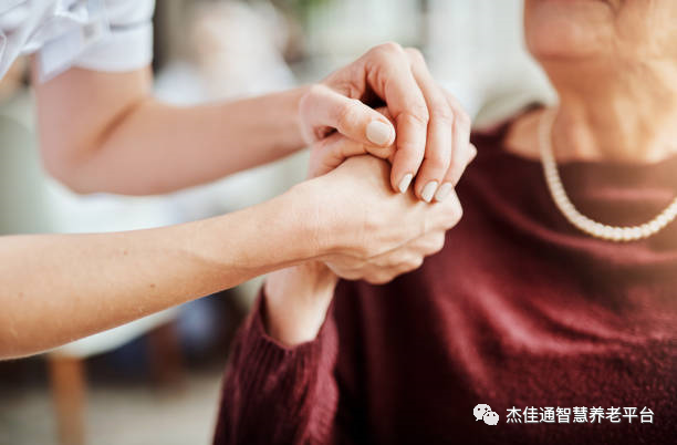让豪门国际
衰老着并快乐着